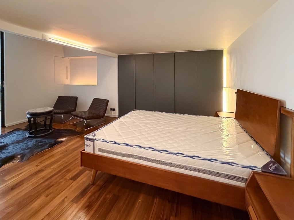 https://img.propertyraptor.com/cdn-cgi/imagedelivery/KD5bF_AFL0JDTbKLWF7z9g/ap8/ap8_001/hornet/prp/img/fb1bbdaa3bf31d952c16e9b89bb9f8ec-wtm.jpg/public