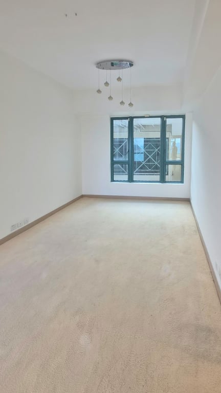 https://img.propertyraptor.com/cdn-cgi/imagedelivery/KD5bF_AFL0JDTbKLWF7z9g/ap8/ap8_001/hornet/prp/img/fb7cdf5f3c17026451a8a007138dc4b3-wtm.jpg/public