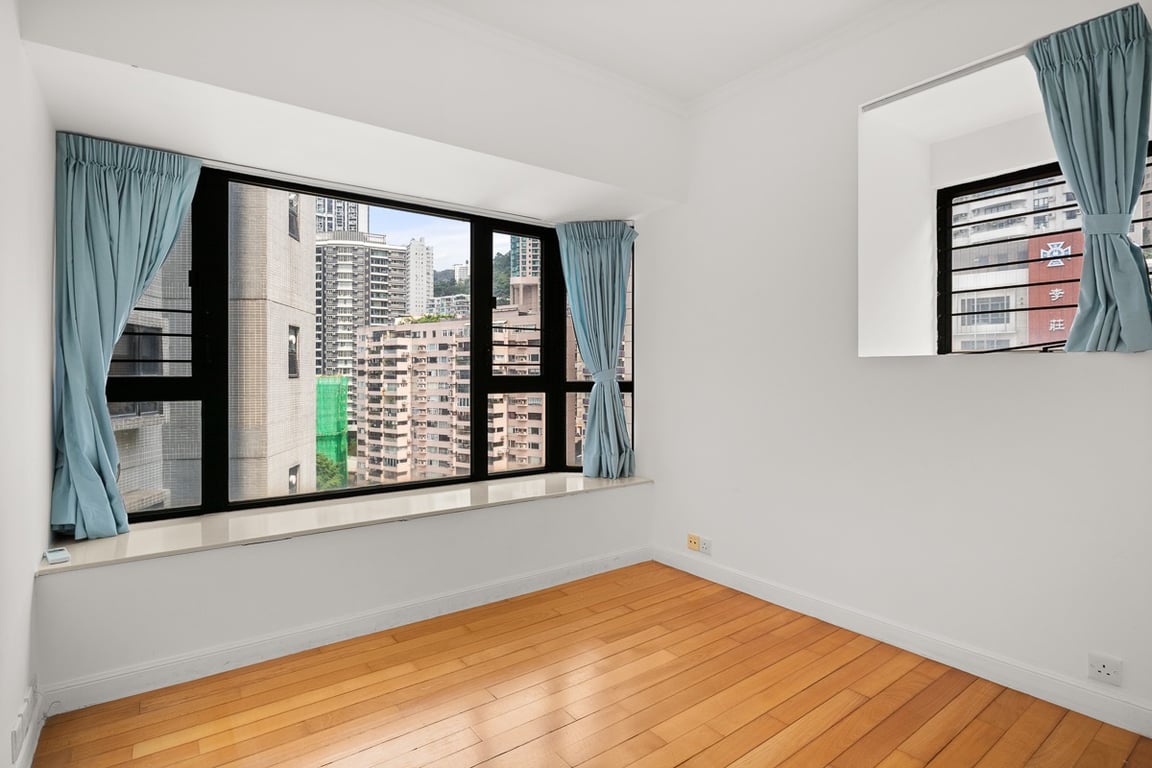 https://img.propertyraptor.com/cdn-cgi/imagedelivery/KD5bF_AFL0JDTbKLWF7z9g/ap8/ap8_001/hornet/prp/img/fb8cd7ae5e972dddb89dc38d1ee66eb7-wtm.jpg/public
