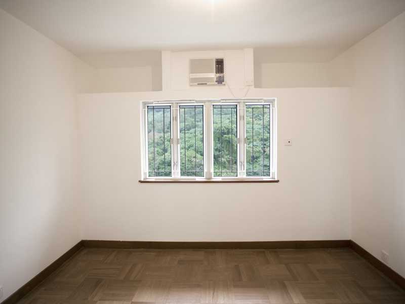 https://img.propertyraptor.com/cdn-cgi/imagedelivery/KD5bF_AFL0JDTbKLWF7z9g/ap8/ap8_001/hornet/prp/img/fbbe37b0806173572e41a54283aa5ebe.jpg/public