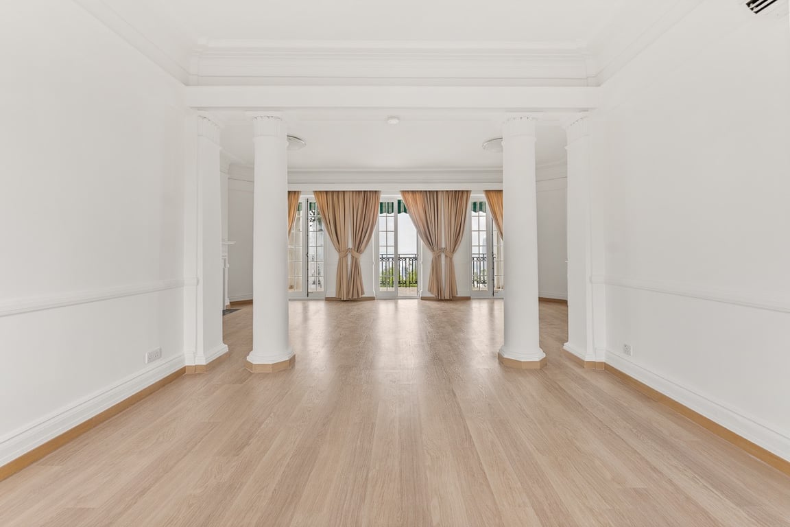 https://img.propertyraptor.com/cdn-cgi/imagedelivery/KD5bF_AFL0JDTbKLWF7z9g/ap8/ap8_001/hornet/prp/img/fbc8db56f49c665c64101492ce3f0e73-wtm.jpg/public