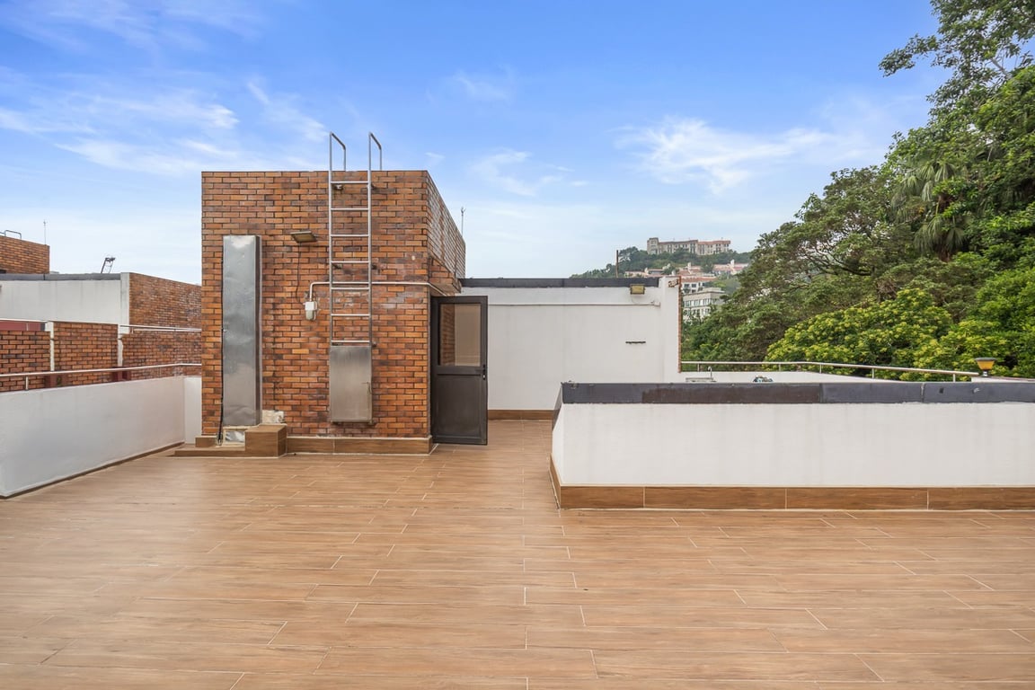 https://img.propertyraptor.com/cdn-cgi/imagedelivery/KD5bF_AFL0JDTbKLWF7z9g/ap8/ap8_001/hornet/prp/img/fbda34a726a1df1f3b7a3638ca7c4db4-wtm.jpg/public