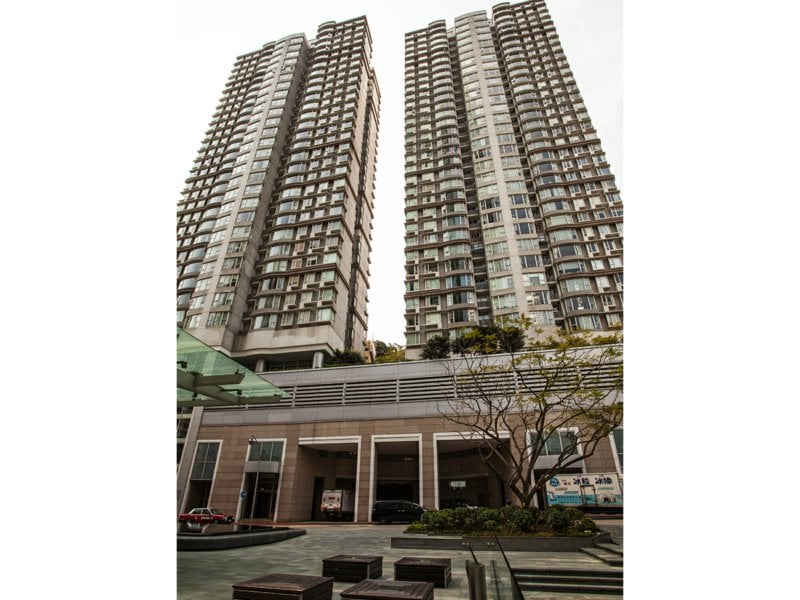 https://img.propertyraptor.com/cdn-cgi/imagedelivery/KD5bF_AFL0JDTbKLWF7z9g/ap8/ap8_001/hornet/prp/img/fc1d8d99fee056309aa6e9cd8b259b86.jpg/public