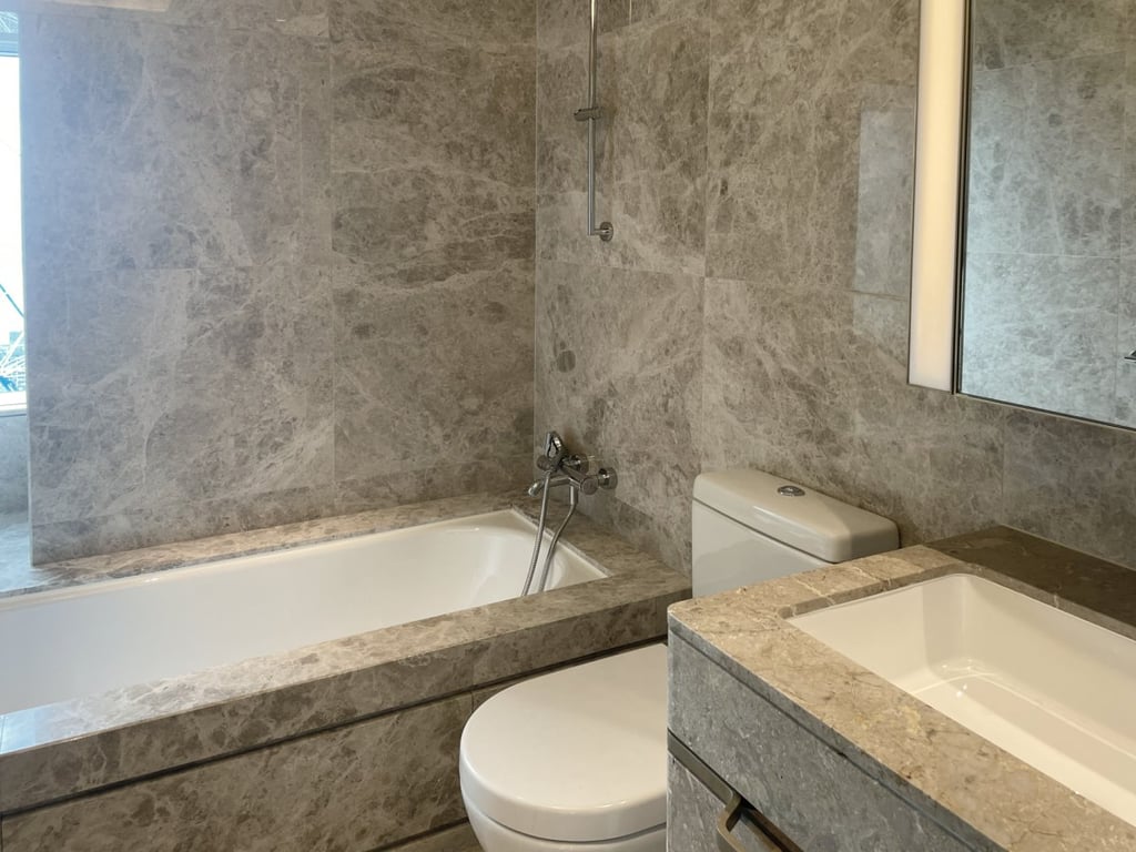 https://img.propertyraptor.com/cdn-cgi/imagedelivery/KD5bF_AFL0JDTbKLWF7z9g/ap8/ap8_001/hornet/prp/img/fc2e4913d7d23a9a8cb6d8cda3ecb1ba.jpg/public