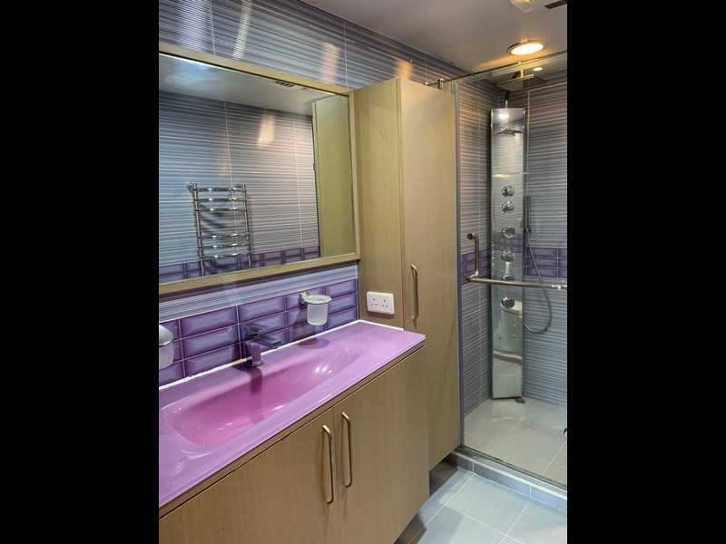 https://img.propertyraptor.com/cdn-cgi/imagedelivery/KD5bF_AFL0JDTbKLWF7z9g/ap8/ap8_001/hornet/prp/img/fc4e00c04c78ad93cbe18ab1617d074c.jpg/public