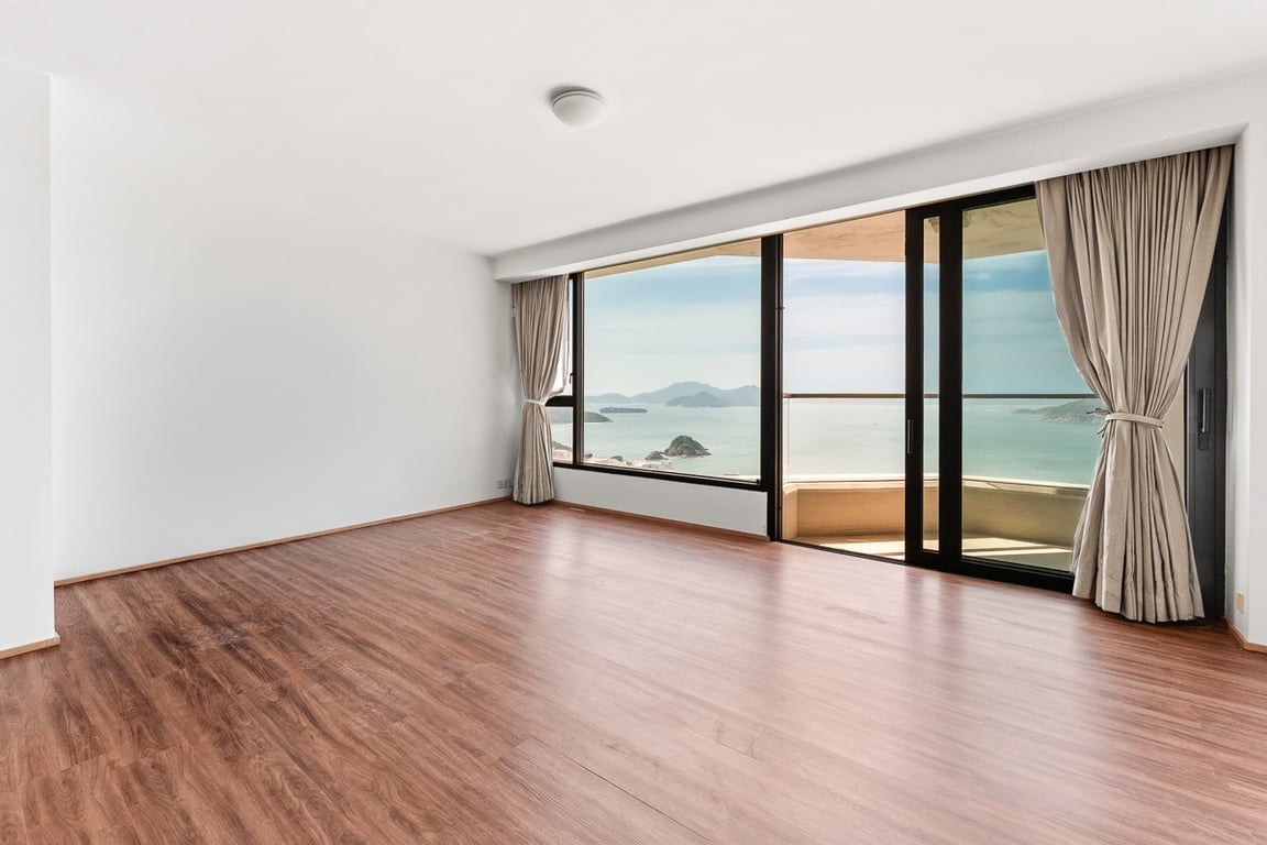 https://img.propertyraptor.com/cdn-cgi/imagedelivery/KD5bF_AFL0JDTbKLWF7z9g/ap8/ap8_001/hornet/prp/img/fc63ad18d5de2d6047b457ecc8a697f3-wtm.jpg/public