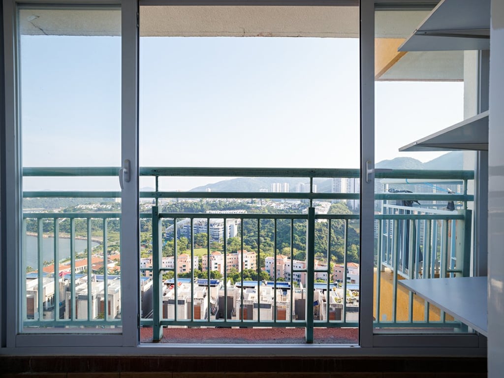 https://img.propertyraptor.com/cdn-cgi/imagedelivery/KD5bF_AFL0JDTbKLWF7z9g/ap8/ap8_001/hornet/prp/img/fc86be3f2854485c0ff1f82159bf9b39.jpg/public