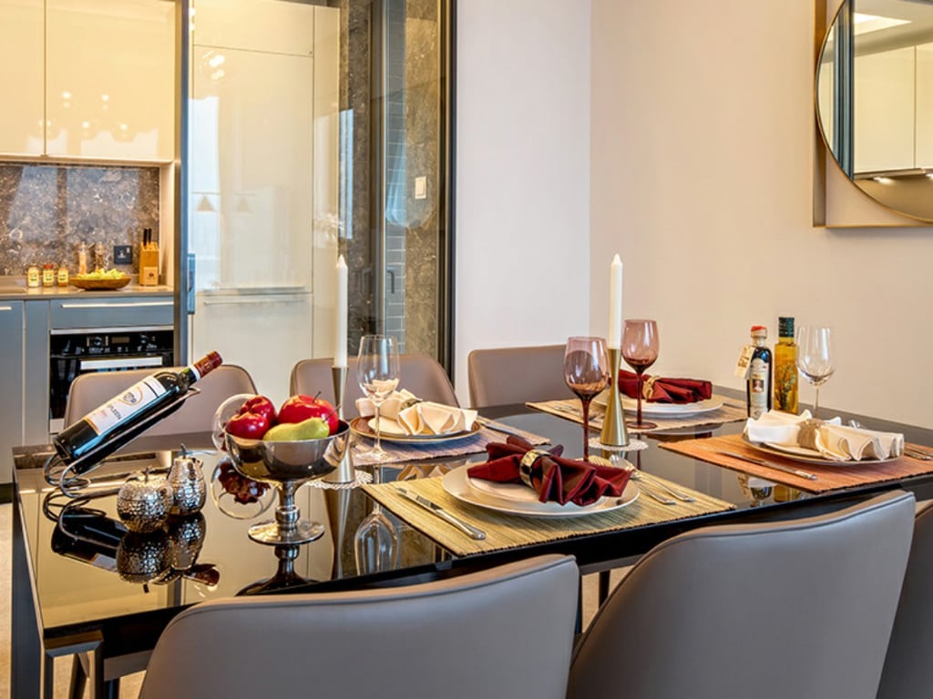 https://img.propertyraptor.com/cdn-cgi/imagedelivery/KD5bF_AFL0JDTbKLWF7z9g/ap8/ap8_001/hornet/prp/img/fc8b6654a0b9326d229fb06ff2081fc3.jpg/public
