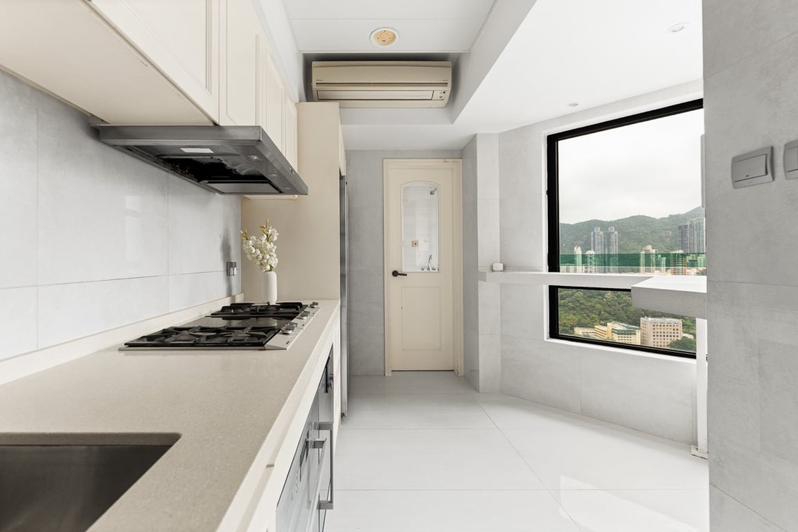 https://img.propertyraptor.com/cdn-cgi/imagedelivery/KD5bF_AFL0JDTbKLWF7z9g/ap8/ap8_001/hornet/prp/img/fc8f4c57bb1a4ebd8df9f44036d8c0dd-wtm.jpg/public
