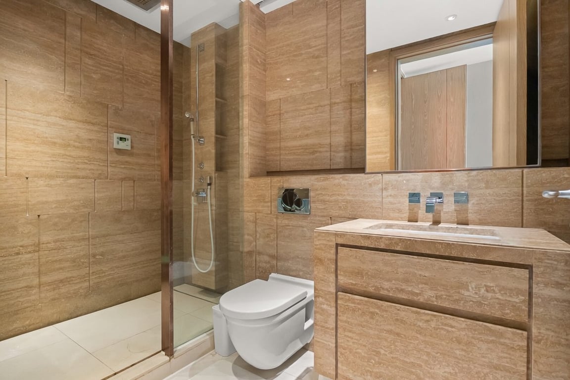 https://img.propertyraptor.com/cdn-cgi/imagedelivery/KD5bF_AFL0JDTbKLWF7z9g/ap8/ap8_001/hornet/prp/img/fcd6ef40094a90f1fd8853f1044d6639-wtm.jpg/public
