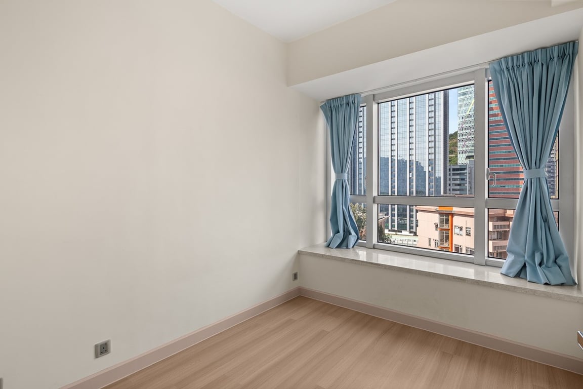 https://img.propertyraptor.com/cdn-cgi/imagedelivery/KD5bF_AFL0JDTbKLWF7z9g/ap8/ap8_001/hornet/prp/img/fce4553c02faa4c73fcb662b5861a19c-wtm.jpg/public