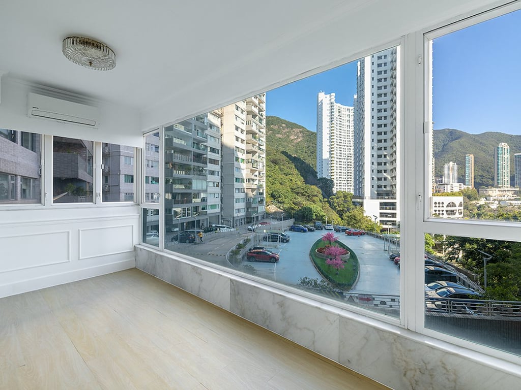 https://img.propertyraptor.com/cdn-cgi/imagedelivery/KD5bF_AFL0JDTbKLWF7z9g/ap8/ap8_001/hornet/prp/img/fd020e304a6626b3e3d020b3d298bed4.jpg/public