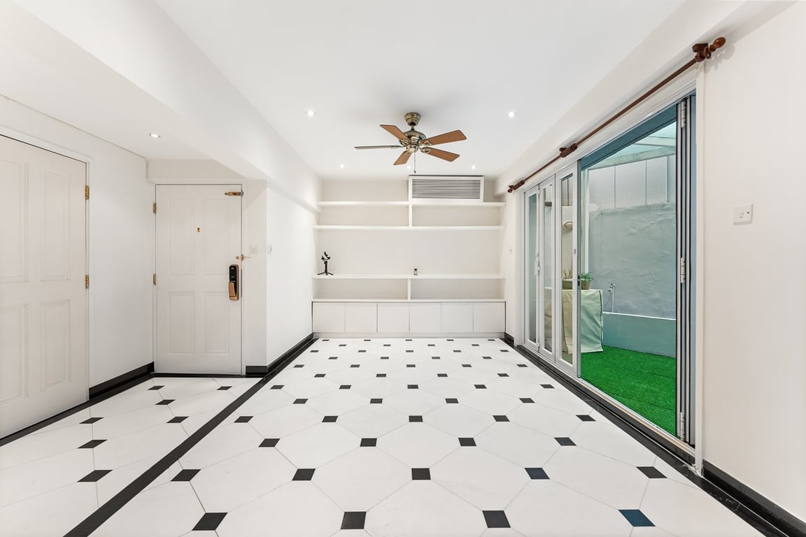 https://img.propertyraptor.com/cdn-cgi/imagedelivery/KD5bF_AFL0JDTbKLWF7z9g/ap8/ap8_001/hornet/prp/img/fd096f75080ec92186db94404ca42f6a-wtm.jpg/public