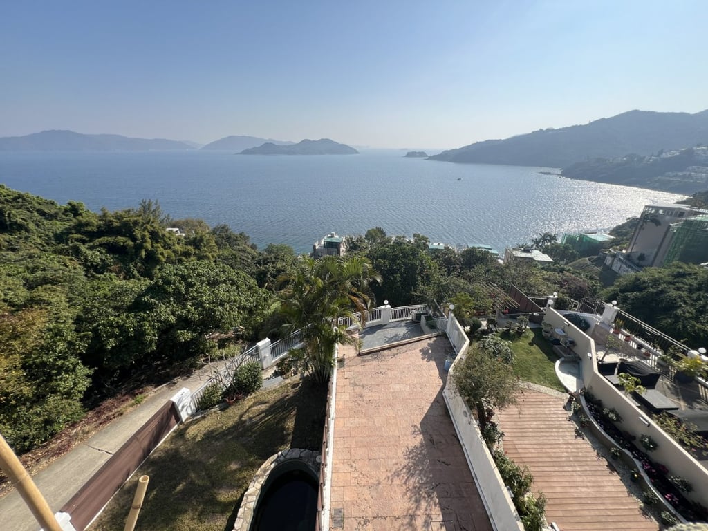 https://img.propertyraptor.com/cdn-cgi/imagedelivery/KD5bF_AFL0JDTbKLWF7z9g/ap8/ap8_001/hornet/prp/img/fd369e9ee62cae4d7b6ff67fa2c257ae.jpg/public