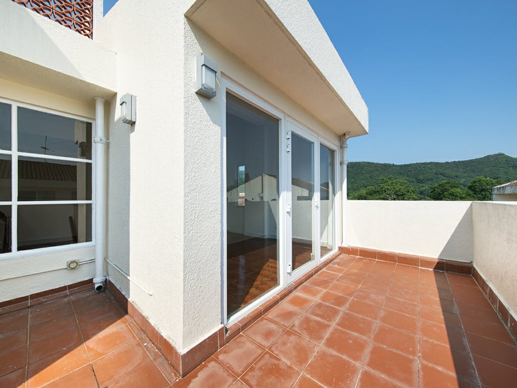 https://img.propertyraptor.com/cdn-cgi/imagedelivery/KD5bF_AFL0JDTbKLWF7z9g/ap8/ap8_001/hornet/prp/img/fd400dcccf19e8c3c4b62af012d02a9e.jpg/public