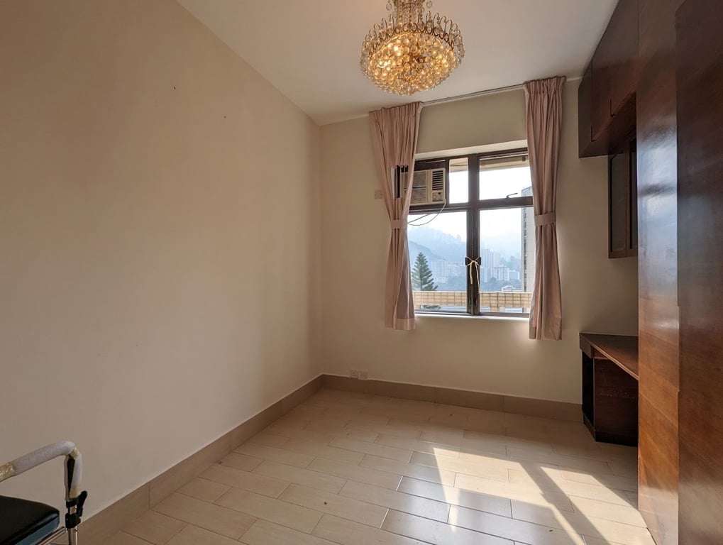 https://img.propertyraptor.com/cdn-cgi/imagedelivery/KD5bF_AFL0JDTbKLWF7z9g/ap8/ap8_001/hornet/prp/img/fd6e3c1e4758cae1e3fde7ac99c46018-wtm.jpg/public