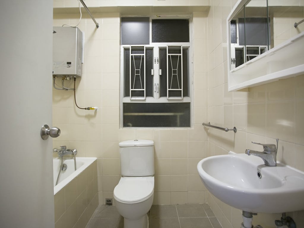 https://img.propertyraptor.com/cdn-cgi/imagedelivery/KD5bF_AFL0JDTbKLWF7z9g/ap8/ap8_001/hornet/prp/img/fd771f1f045dc14033d84b7e4c700611.jpg/public