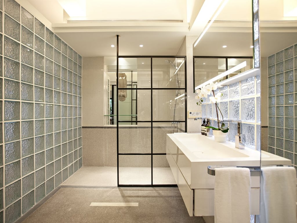 https://img.propertyraptor.com/cdn-cgi/imagedelivery/KD5bF_AFL0JDTbKLWF7z9g/ap8/ap8_001/hornet/prp/img/fd7fa5018725a6a6bc3ad556cca97aeb.jpg/public
