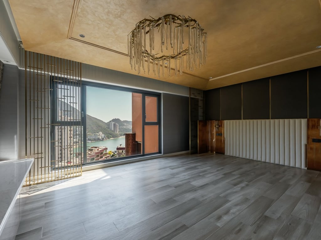 https://img.propertyraptor.com/cdn-cgi/imagedelivery/KD5bF_AFL0JDTbKLWF7z9g/ap8/ap8_001/hornet/prp/img/fd8056850de6507e722429b36ffd5be8.jpg/public
