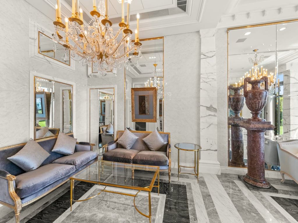 https://img.propertyraptor.com/cdn-cgi/imagedelivery/KD5bF_AFL0JDTbKLWF7z9g/ap8/ap8_001/hornet/prp/img/fdba0d4349eccf59257ade7ba382892b.jpg/public