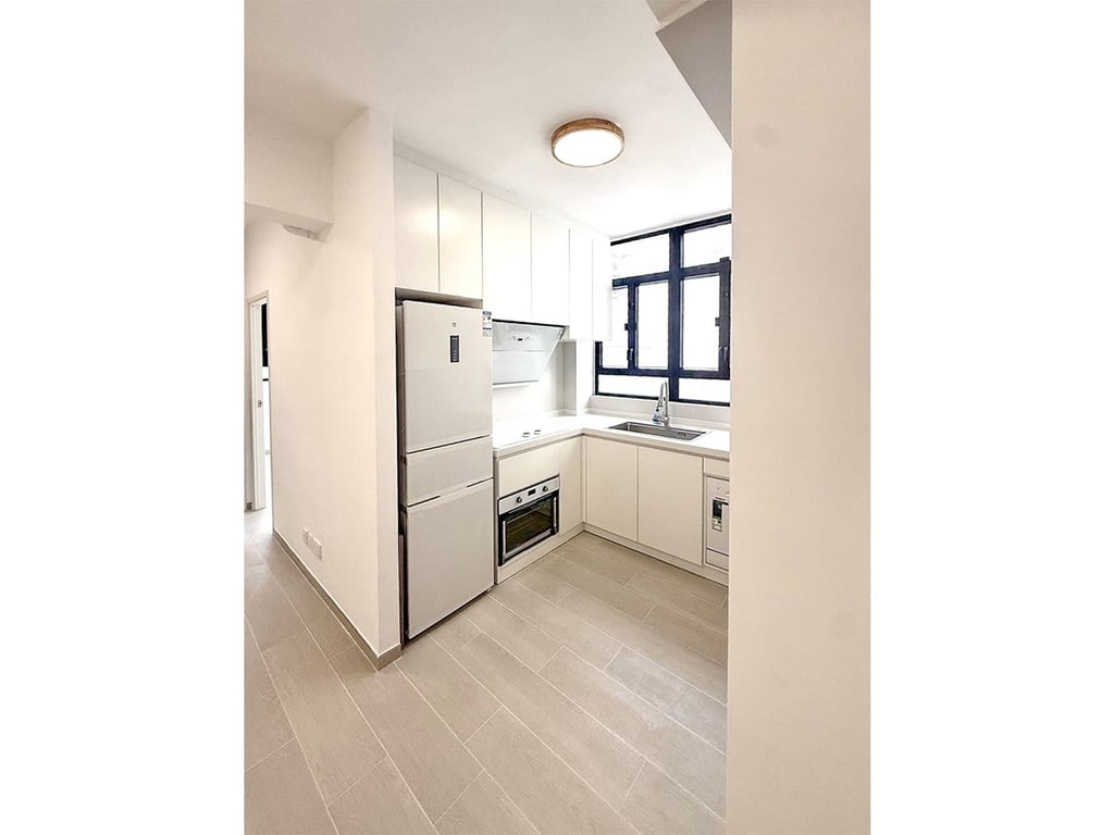 https://img.propertyraptor.com/cdn-cgi/imagedelivery/KD5bF_AFL0JDTbKLWF7z9g/ap8/ap8_001/hornet/prp/img/fe10c1c6fad2b63a6430834ce8dc13a7-wtm.jpg/public