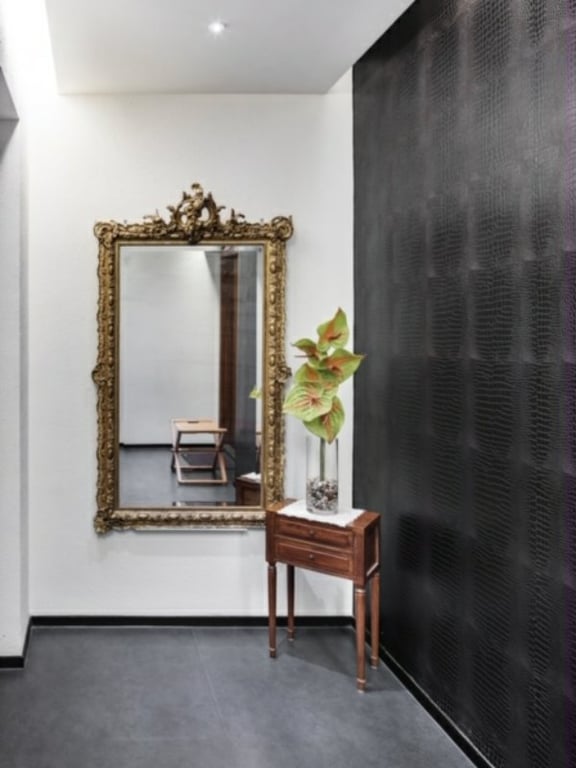 https://img.propertyraptor.com/cdn-cgi/imagedelivery/KD5bF_AFL0JDTbKLWF7z9g/ap8/ap8_001/hornet/prp/img/fe1d89b6ec1e65435b12f44429b85bc4.jpg/public