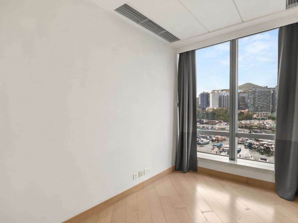 https://img.propertyraptor.com/cdn-cgi/imagedelivery/KD5bF_AFL0JDTbKLWF7z9g/ap8/ap8_001/hornet/prp/img/fe663874d8bfb398c3311ec3ed41189d-wtm.jpg/public