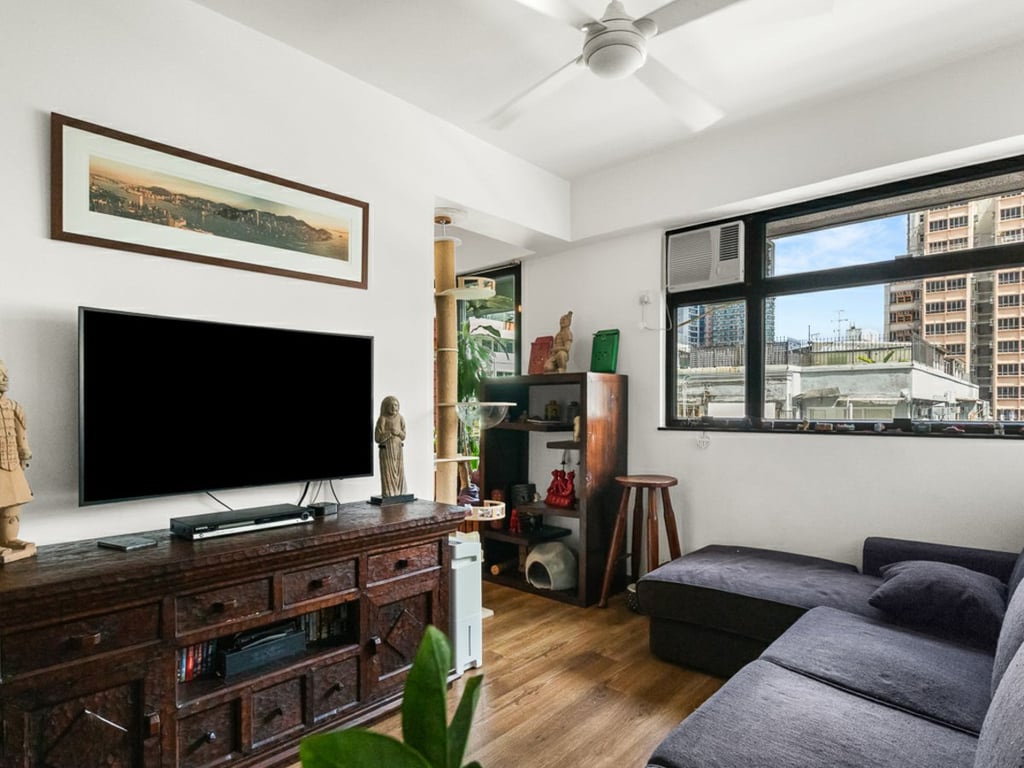 https://img.propertyraptor.com/cdn-cgi/imagedelivery/KD5bF_AFL0JDTbKLWF7z9g/ap8/ap8_001/hornet/prp/img/fe68501a85ac20d1d37c440af0f33e44-wtm.jpg/public