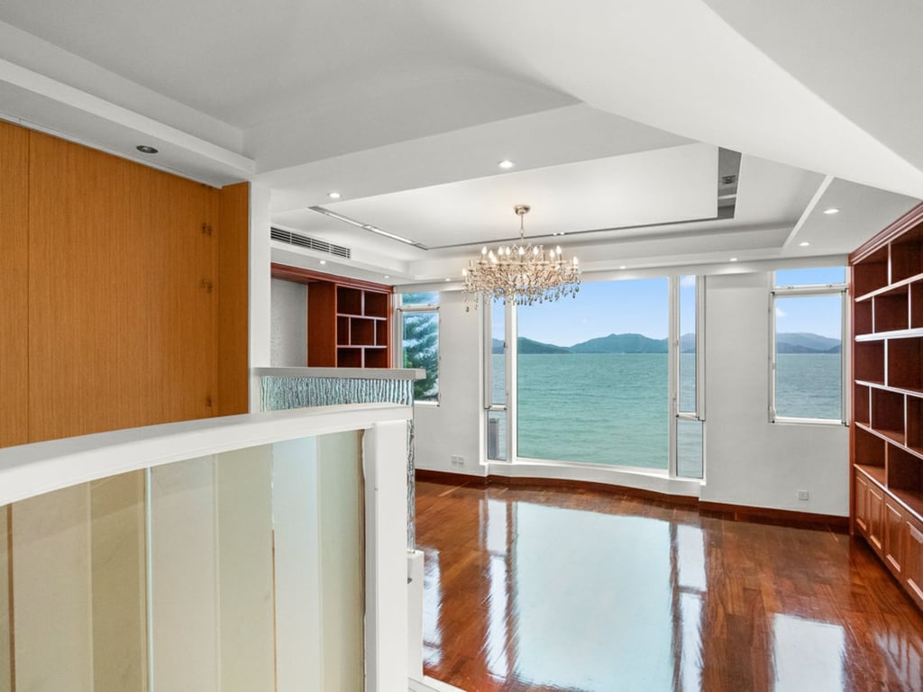 https://img.propertyraptor.com/cdn-cgi/imagedelivery/KD5bF_AFL0JDTbKLWF7z9g/ap8/ap8_001/hornet/prp/img/fe6ce35422388d4001f9026d4a44ecf5-wtm.jpg/public