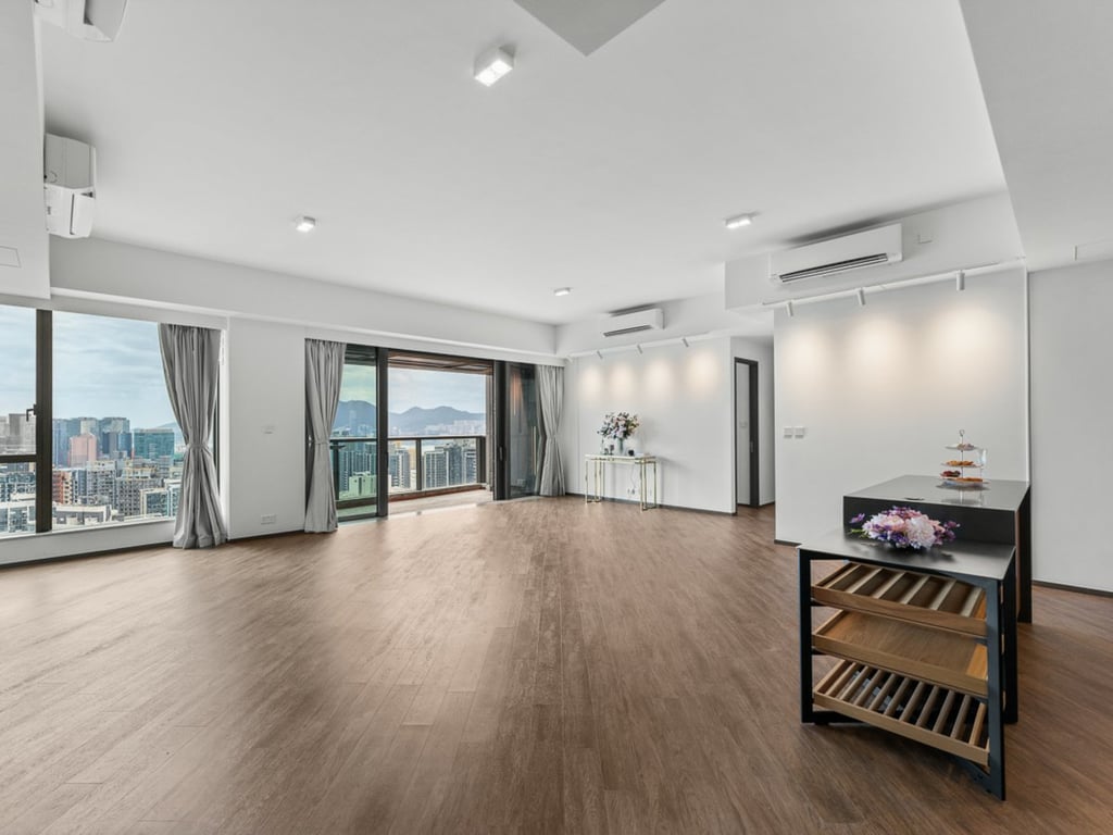 https://img.propertyraptor.com/cdn-cgi/imagedelivery/KD5bF_AFL0JDTbKLWF7z9g/ap8/ap8_001/hornet/prp/img/fe834629fb5a5fb66a8ff07bebb280a7-wtm.jpg/public