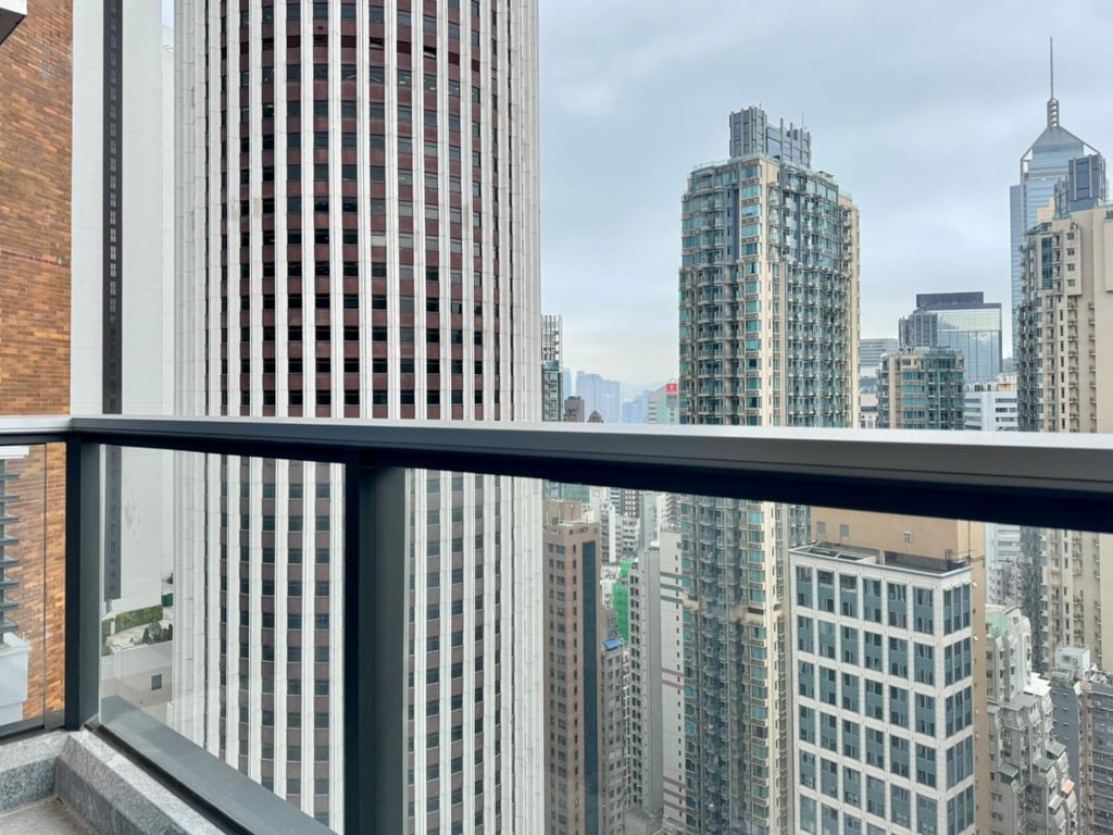 https://img.propertyraptor.com/cdn-cgi/imagedelivery/KD5bF_AFL0JDTbKLWF7z9g/ap8/ap8_001/hornet/prp/img/feb9045cb205c9ea1b93d7961adaa409-wtm.jpg/public