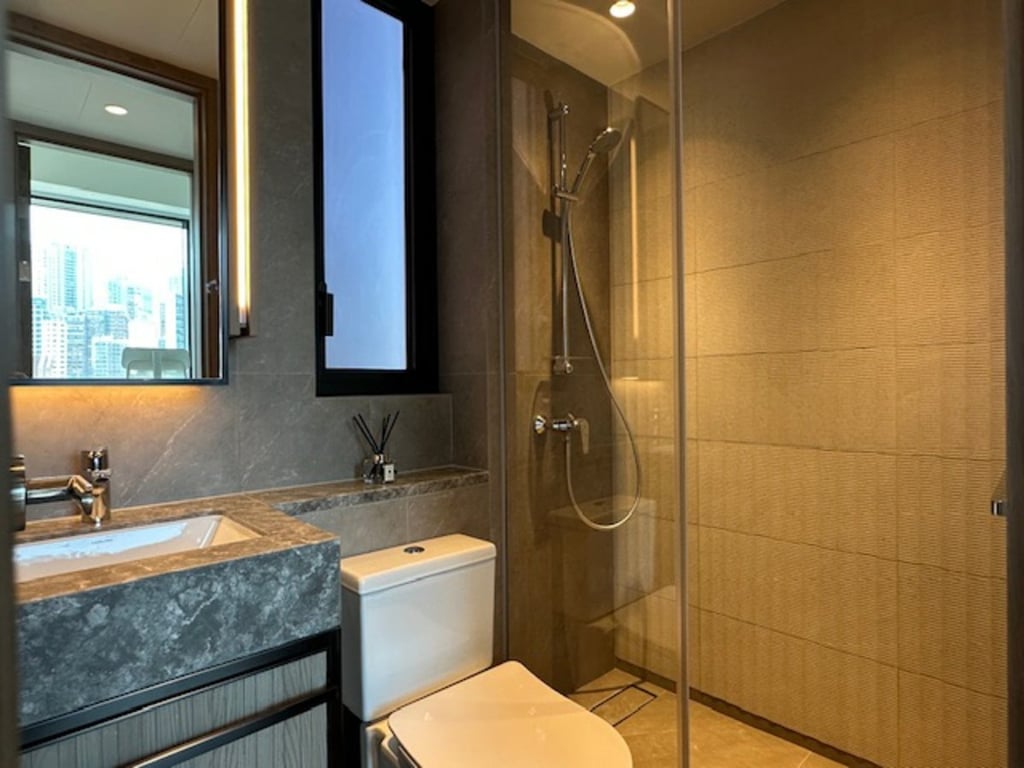 https://img.propertyraptor.com/cdn-cgi/imagedelivery/KD5bF_AFL0JDTbKLWF7z9g/ap8/ap8_001/hornet/prp/img/fed4c36de30aa085e52dce8ac6ccca6c-wtm.jpg/public