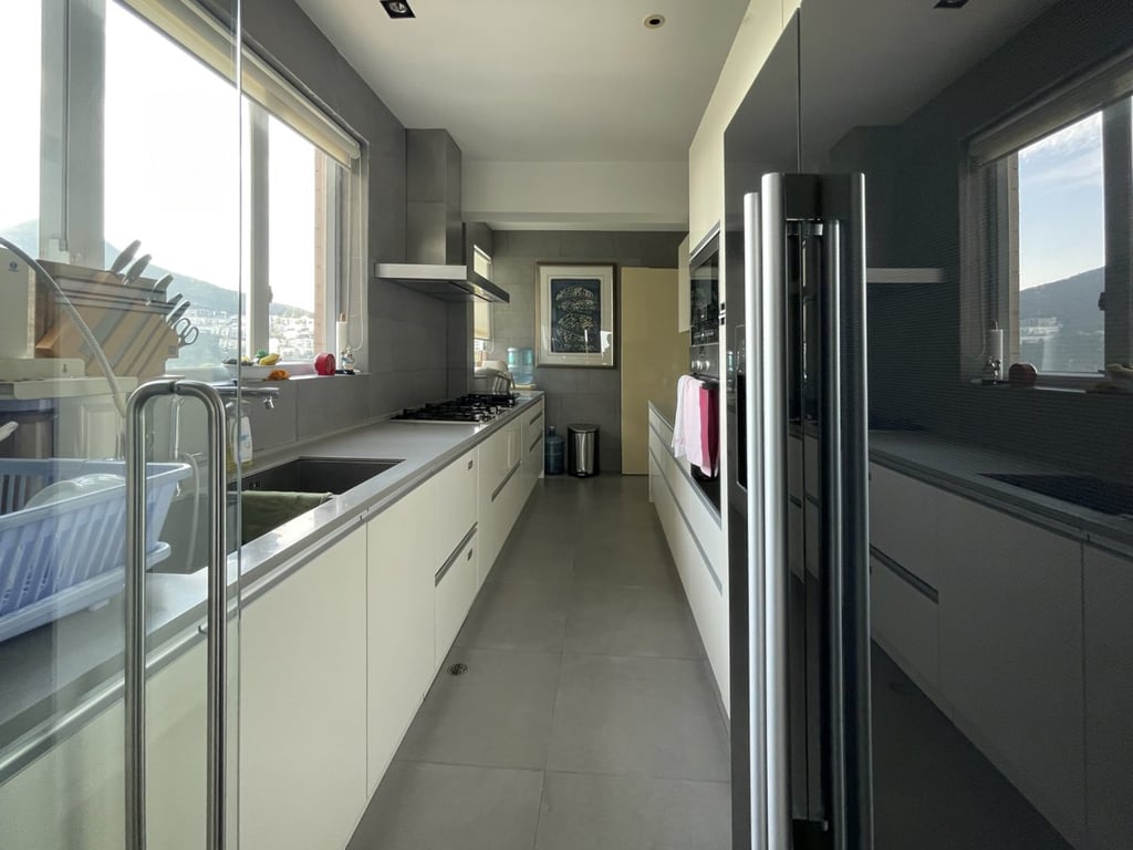 https://img.propertyraptor.com/cdn-cgi/imagedelivery/KD5bF_AFL0JDTbKLWF7z9g/ap8/ap8_001/hornet/prp/img/ff397c32e5e1cb6f09de41c1202e43f7-wtm.jpg/public