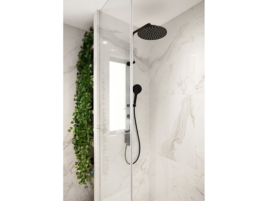 https://img.propertyraptor.com/cdn-cgi/imagedelivery/KD5bF_AFL0JDTbKLWF7z9g/ap8/ap8_001/hornet/prp/img/ff7bf13ef94c431499ffccb296e4c7d5.jpg/public