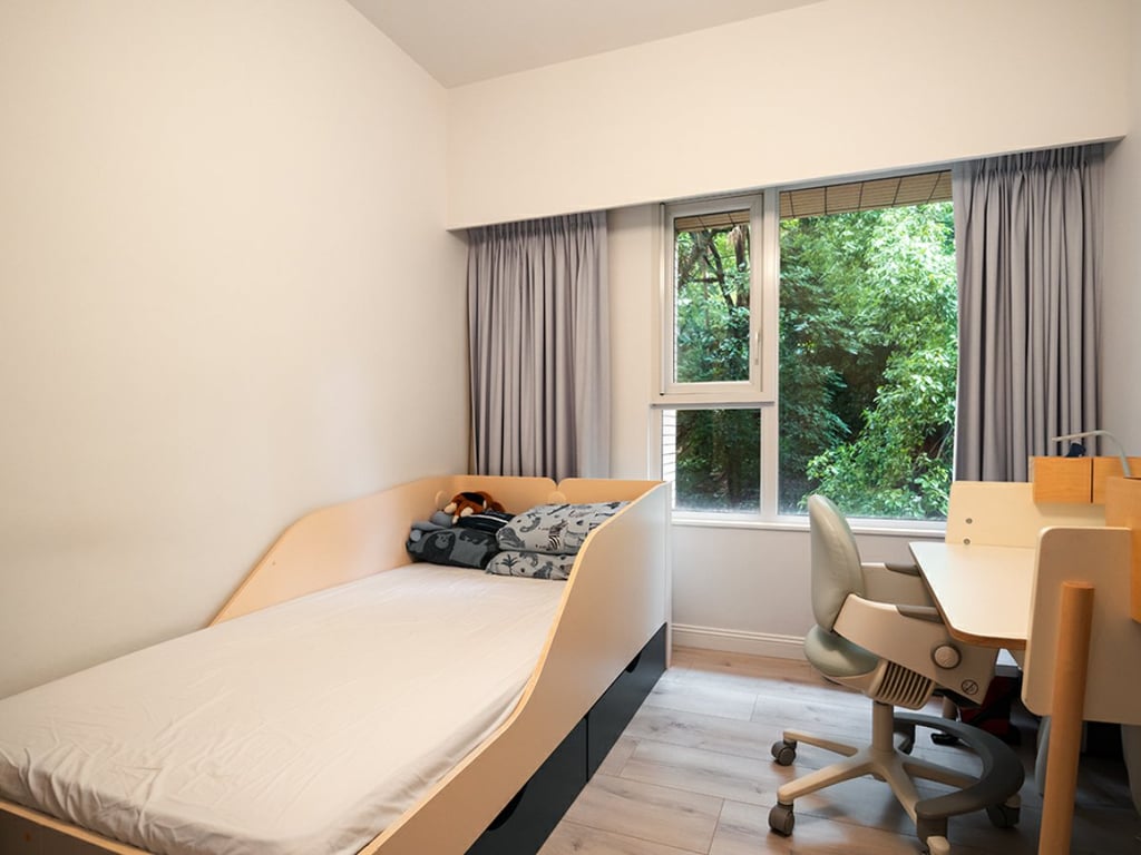 https://img.propertyraptor.com/cdn-cgi/imagedelivery/KD5bF_AFL0JDTbKLWF7z9g/ap8/ap8_001/hornet/prp/img/ffac83e610281c9e0232c291ef2b6813.jpg/public