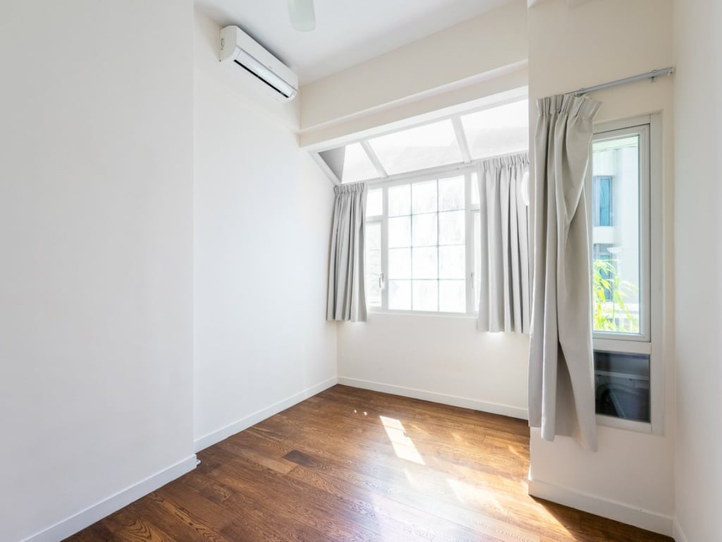 https://img.propertyraptor.com/cdn-cgi/imagedelivery/KD5bF_AFL0JDTbKLWF7z9g/ap8/ap8_001/hornet/prp/img/ffe8870c1e0e1ab91cc464fb89724a0b.jpg/public