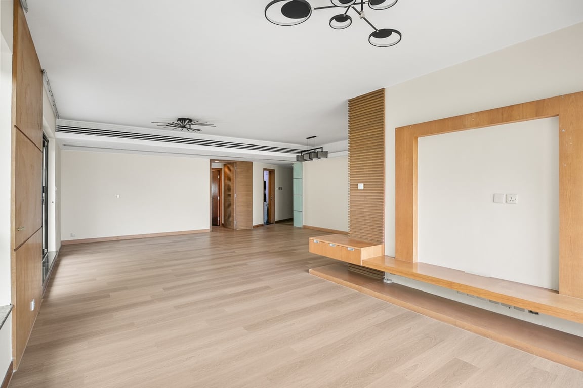 https://img.propertyraptor.com/cdn-cgi/imagedelivery/KD5bF_AFL0JDTbKLWF7z9g/ap8/ap8_001/hornet/prp/img/fffb708eaae99cf85260cd9a3fefa1f4-wtm.jpg/public