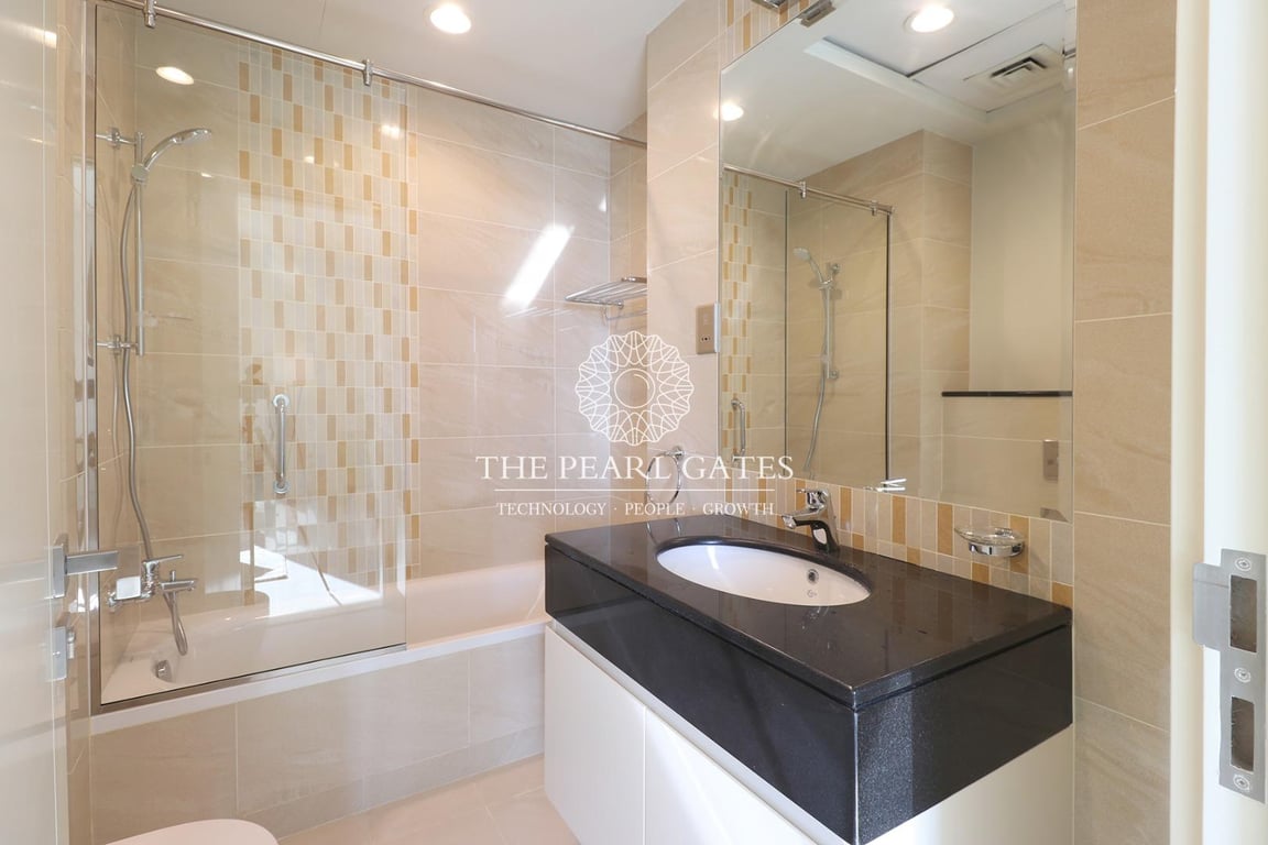 2 bedroom apartment for sale in Marina District, Lusail The Pearl Gates