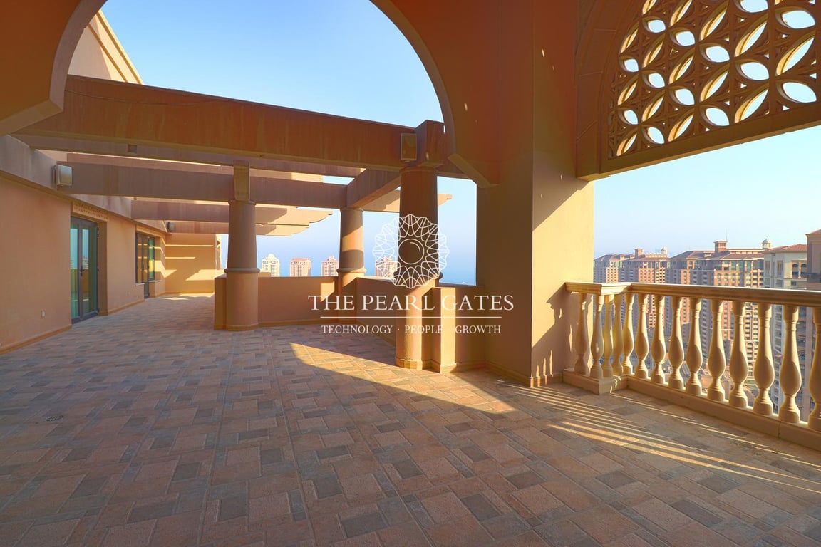 5 bedroom penthouse for sale in East Porto Drive, Porto Arabia, The
